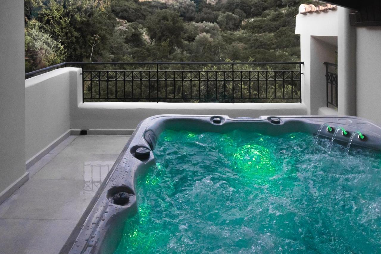 Villa Ventus, 40Sqm Private Pool & Hot Tub! Roussospítion エクステリア 写真