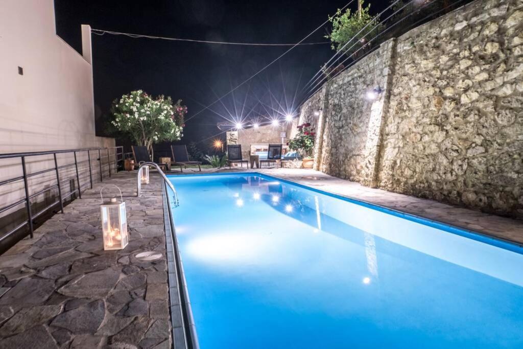 Villa Ventus, 40Sqm Private Pool & Hot Tub! Roussospítion エクステリア 写真