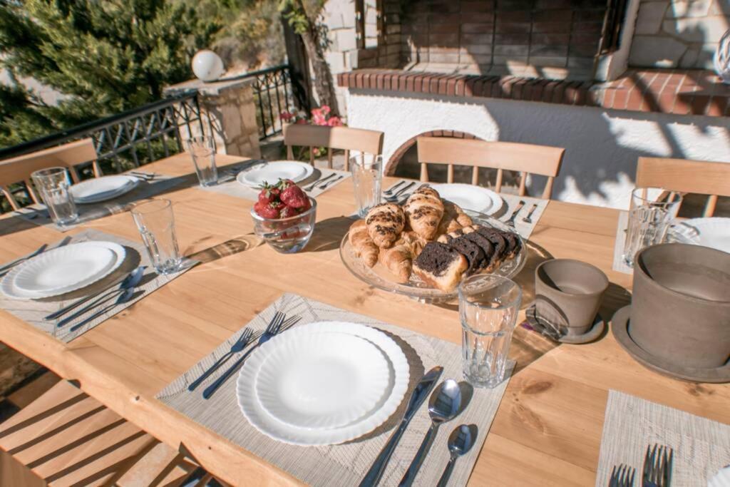 Villa Ventus, 40Sqm Private Pool & Hot Tub! Roussospítion エクステリア 写真