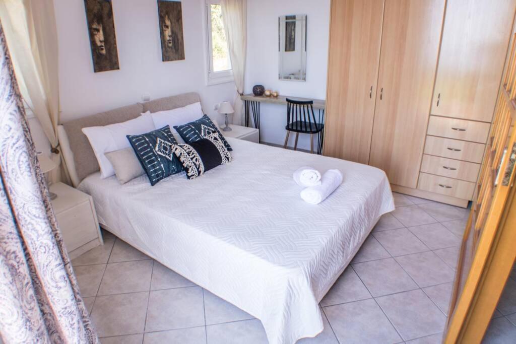 Villa Ventus, 40Sqm Private Pool & Hot Tub! Roussospítion エクステリア 写真