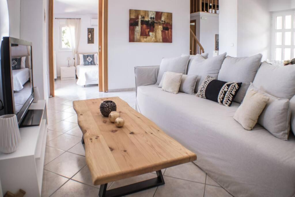 Villa Ventus, 40Sqm Private Pool & Hot Tub! Roussospítion エクステリア 写真