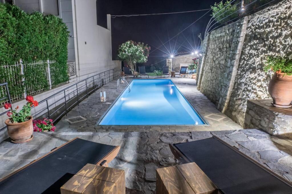 Villa Ventus, 40Sqm Private Pool & Hot Tub! Roussospítion エクステリア 写真