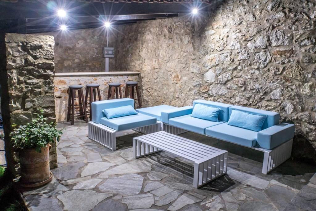 Villa Ventus, 40Sqm Private Pool & Hot Tub! Roussospítion エクステリア 写真